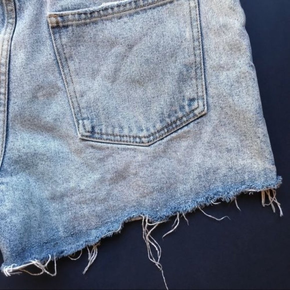 Zara Jean Cutoff Shorts with Manufactured Distressing, Size 6 - Picture 7 of 14